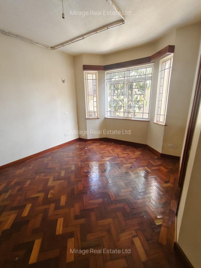 2 Bed Apartment with En Suite in Kilimani - 14