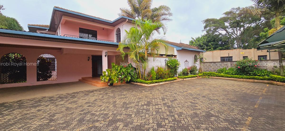 5 Bed Townhouse with En Suite at Lavington Green - 1