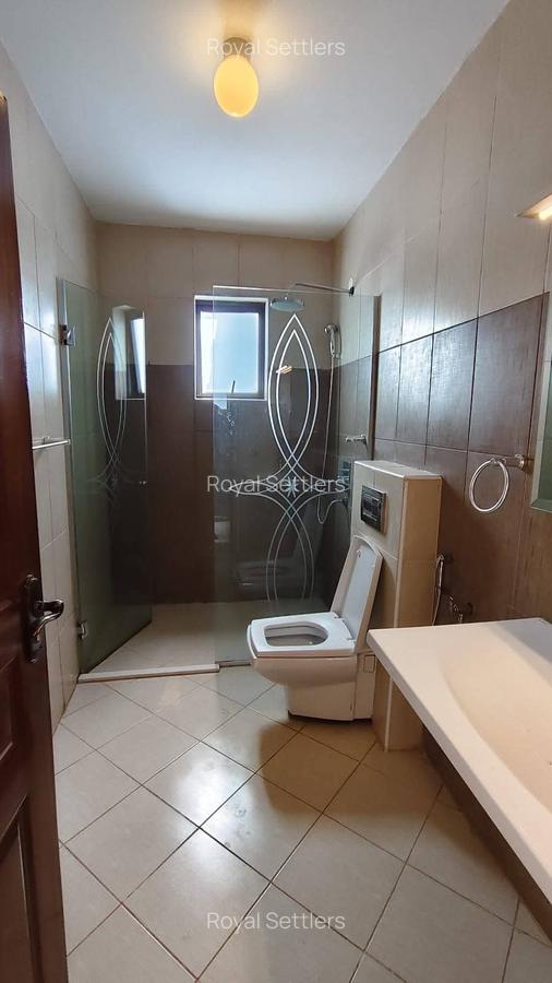 5 Bed Townhouse with En Suite at Grevillea Grove - 13