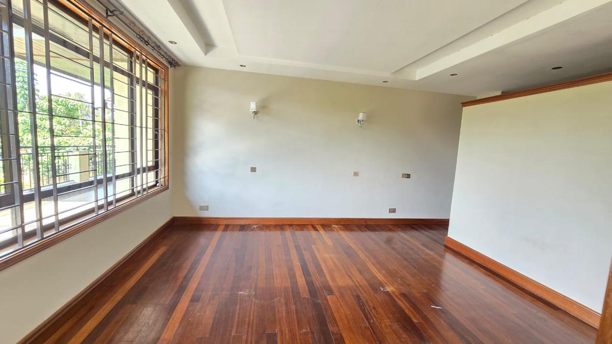 4 Bed House with En Suite in Runda - 13