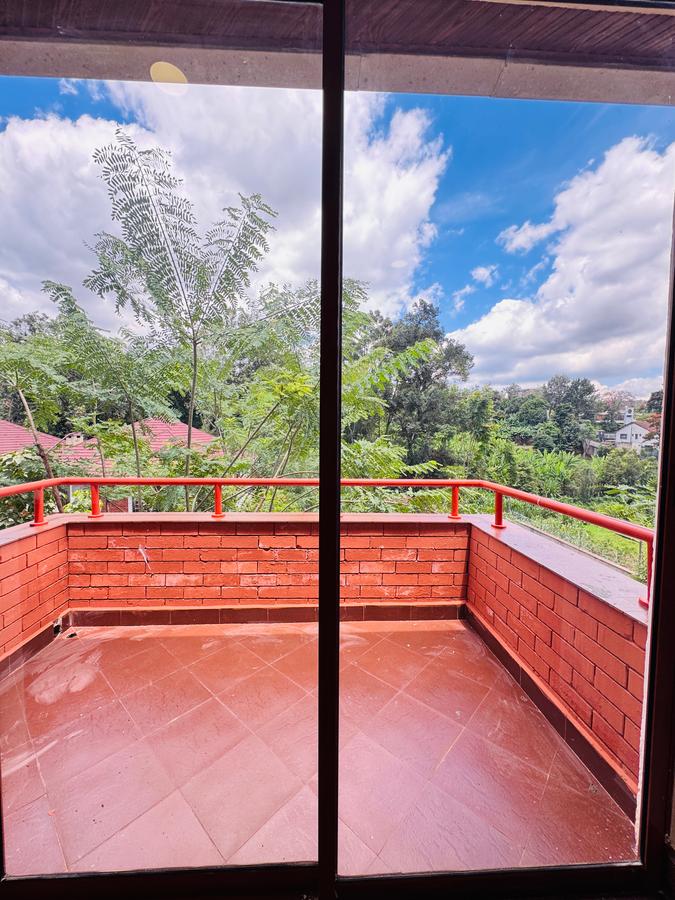 5 Bed Townhouse with Swimming Pool at Spring Valley - 20
