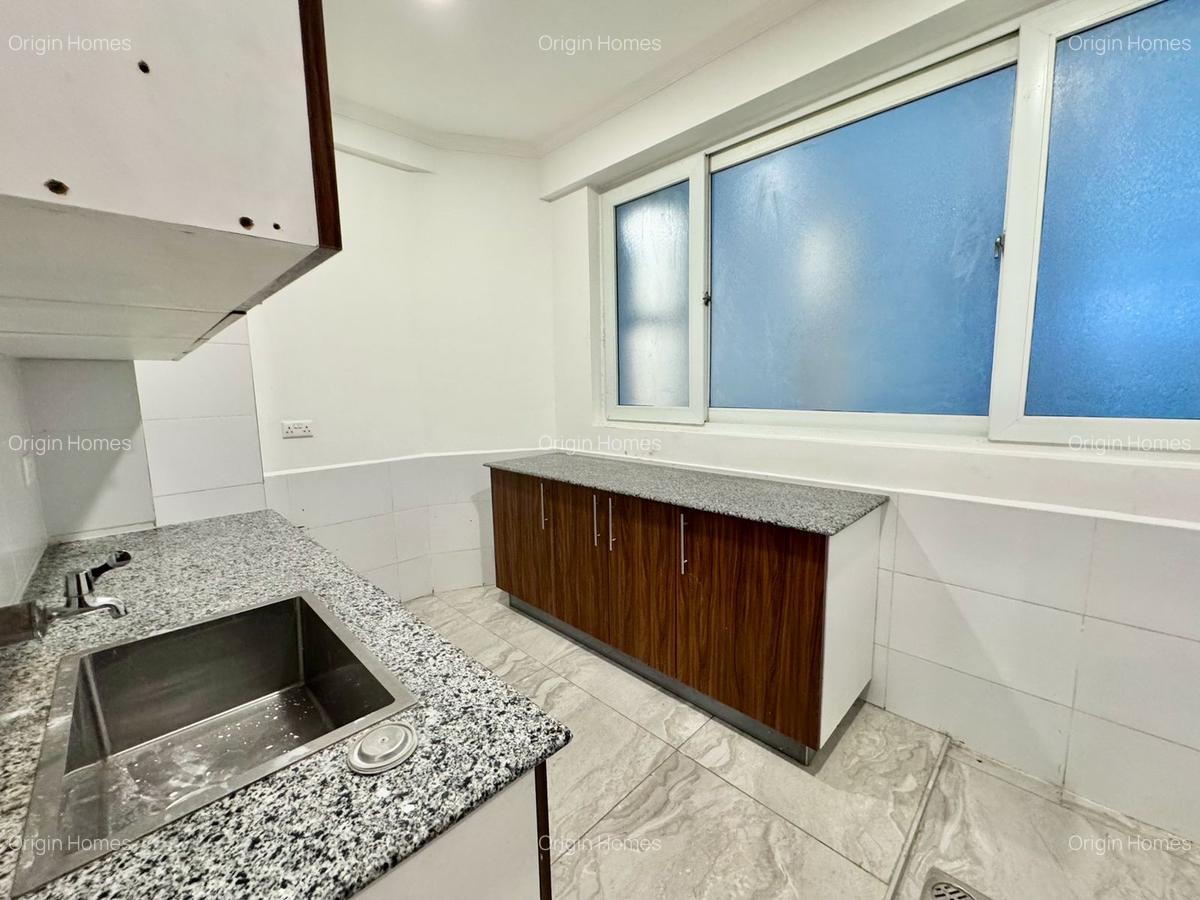 4 Bed Apartment with En Suite at Parklands - 11