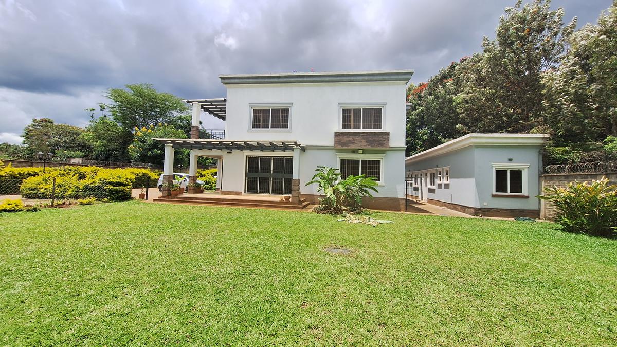 3 Bed Townhouse with En Suite at Nicole Avenue - 5