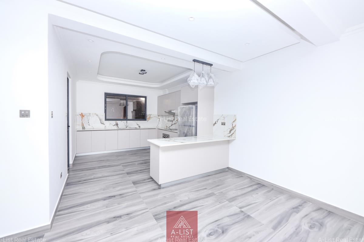 1 Bed Apartment with En Suite at Brookside - 2