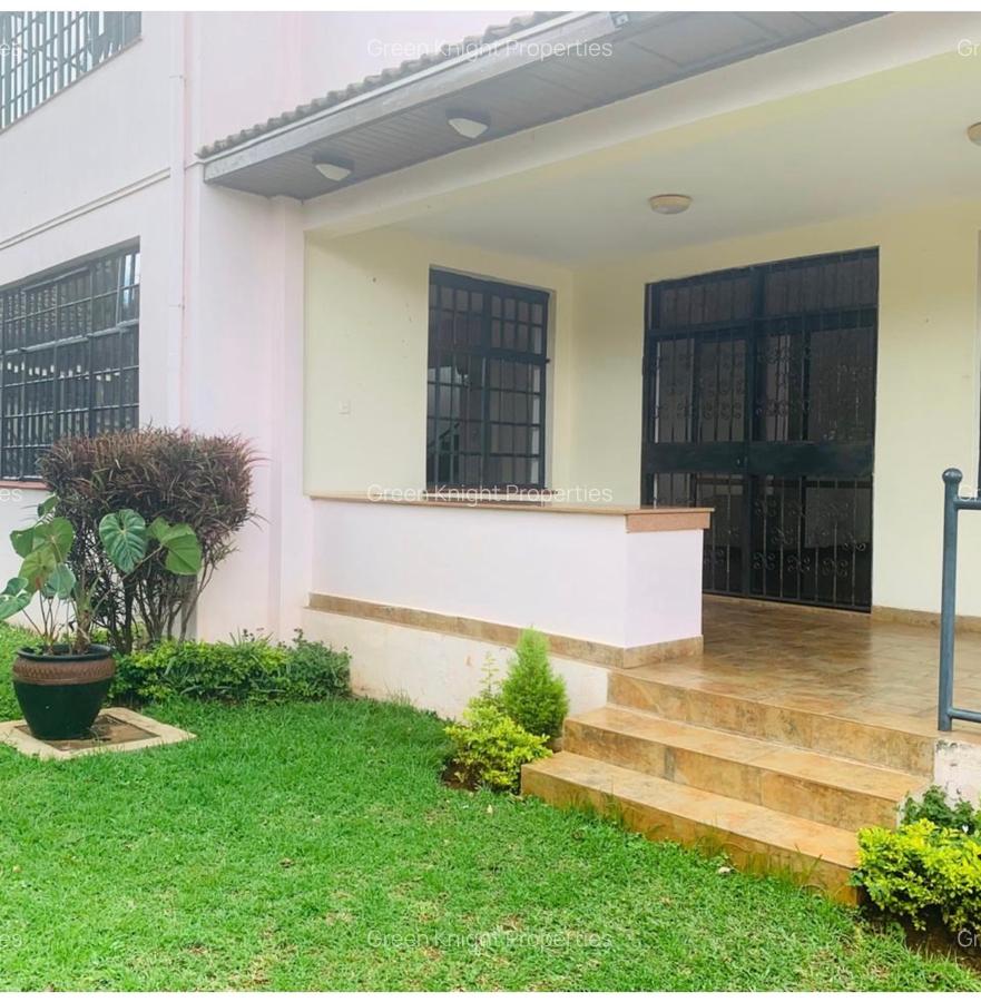 4 Bed Townhouse with En Suite in Lavington - 9