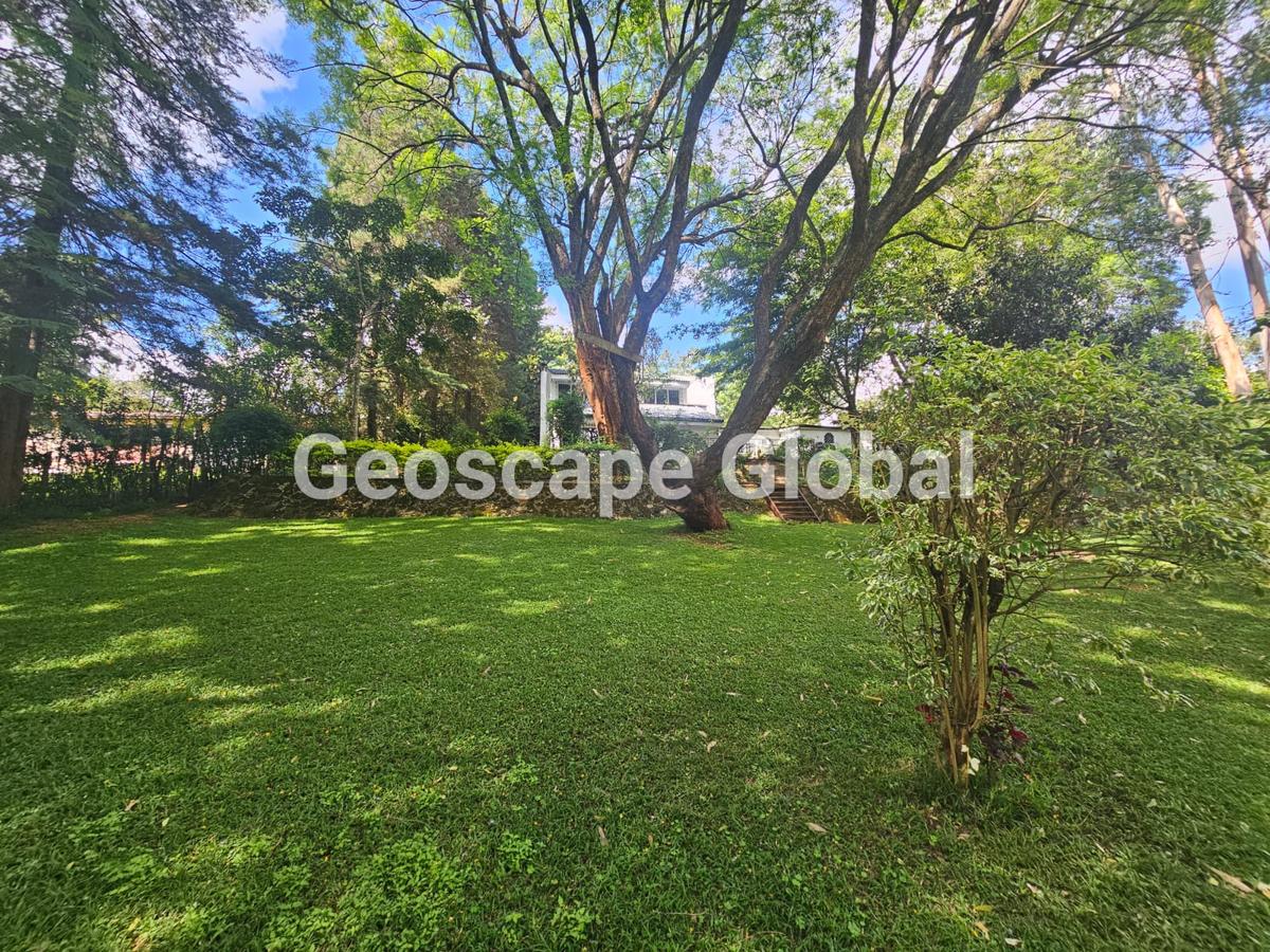 4 Bed House with En Suite in Rosslyn - 5
