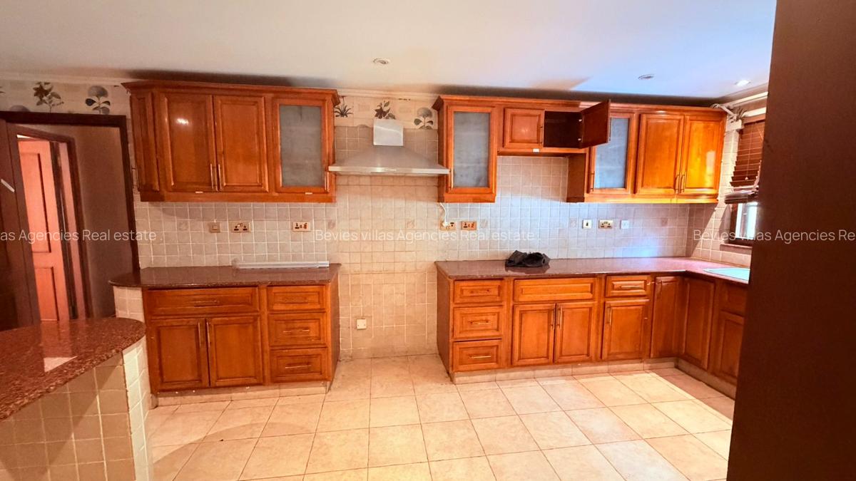 5 Bed Townhouse with En Suite at General Mathenge - 6