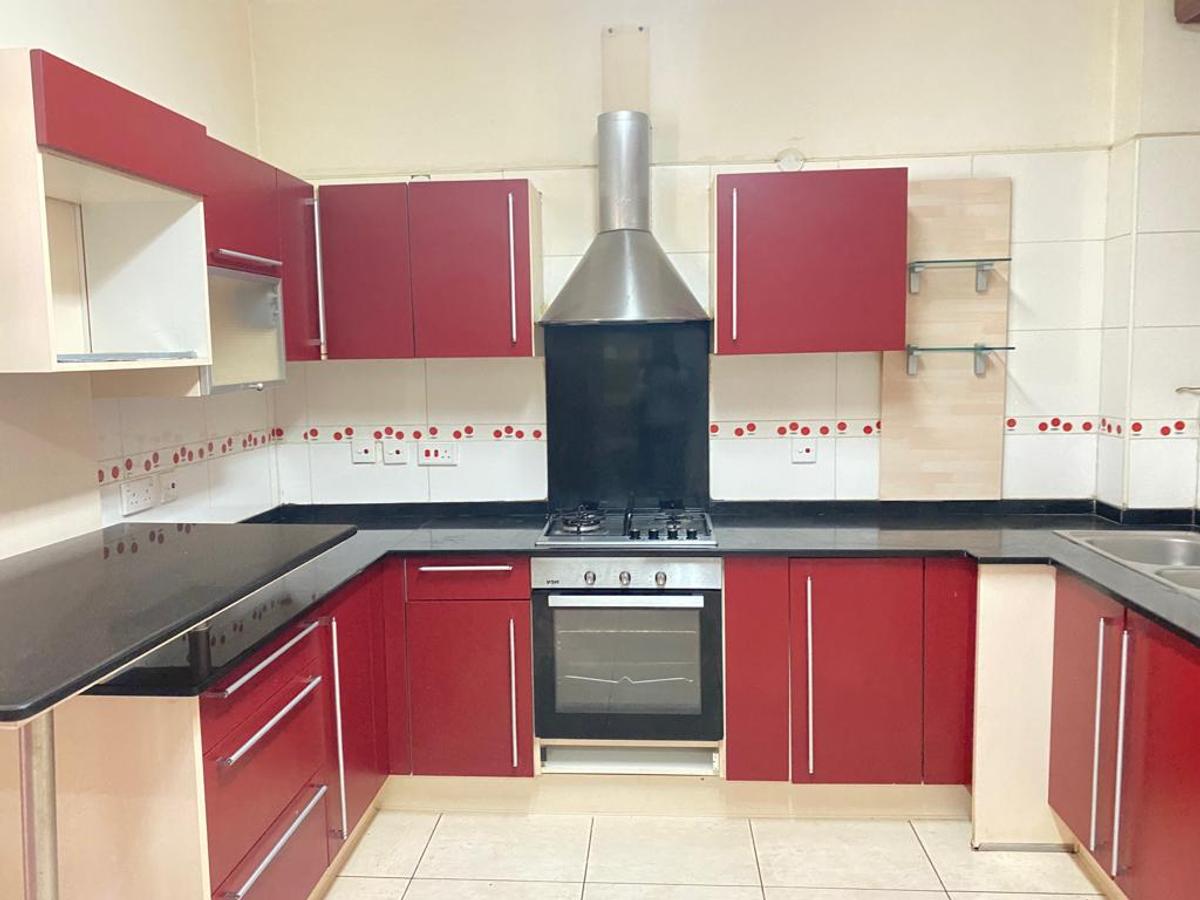 3 Bed Apartment with En Suite in Westlands Area - 5