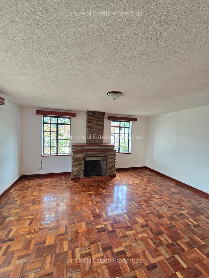 5 Bed Townhouse with En Suite in Lavington - 12