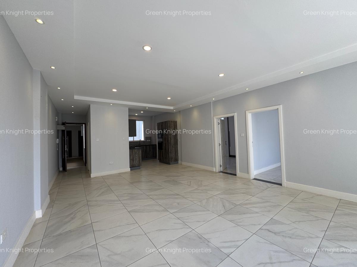 Serviced 2 Bed Apartment with En Suite in Westlands Area - 11