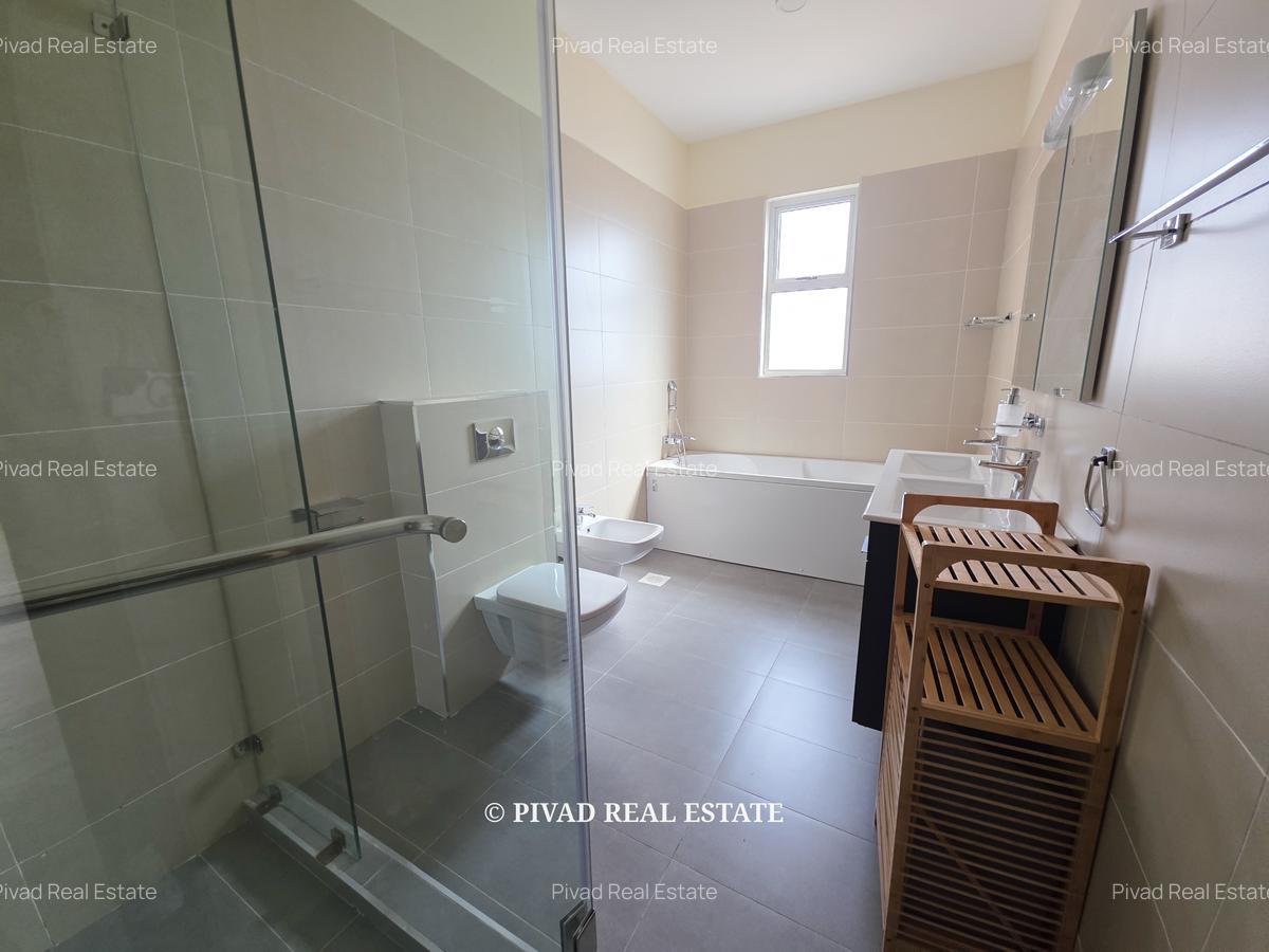 4 Bed House with Garden in Runda - 14