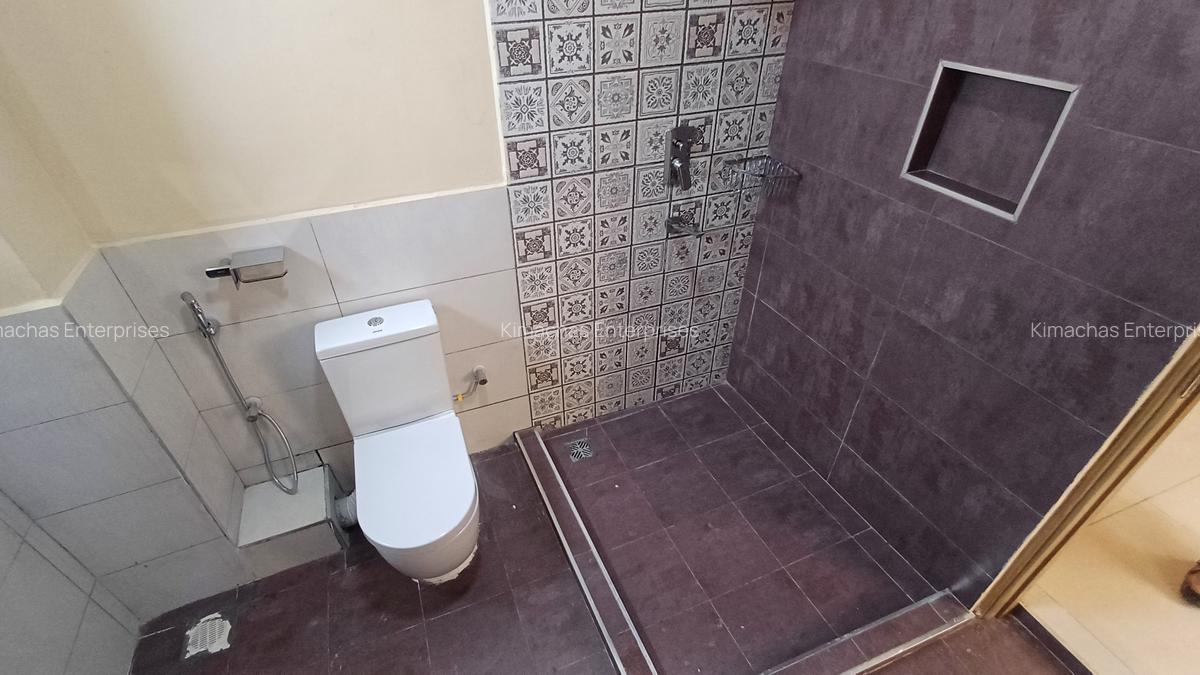 4 Bed Apartment with En Suite at Moyne Drive - 15