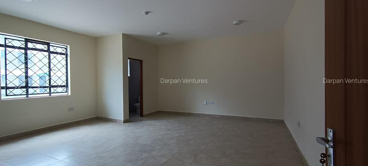 7,530 ft² Warehouse with Service Charge Included in Ruaraka - 7