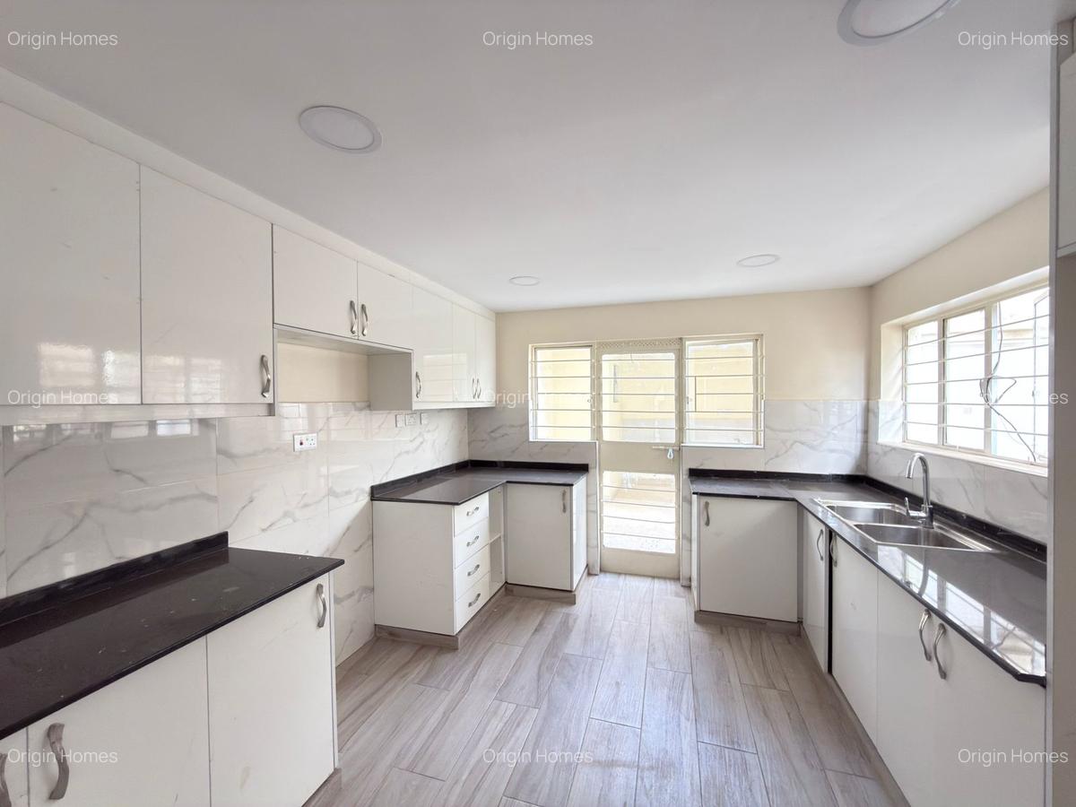 4 Bed Townhouse with En Suite at Westlands - 11