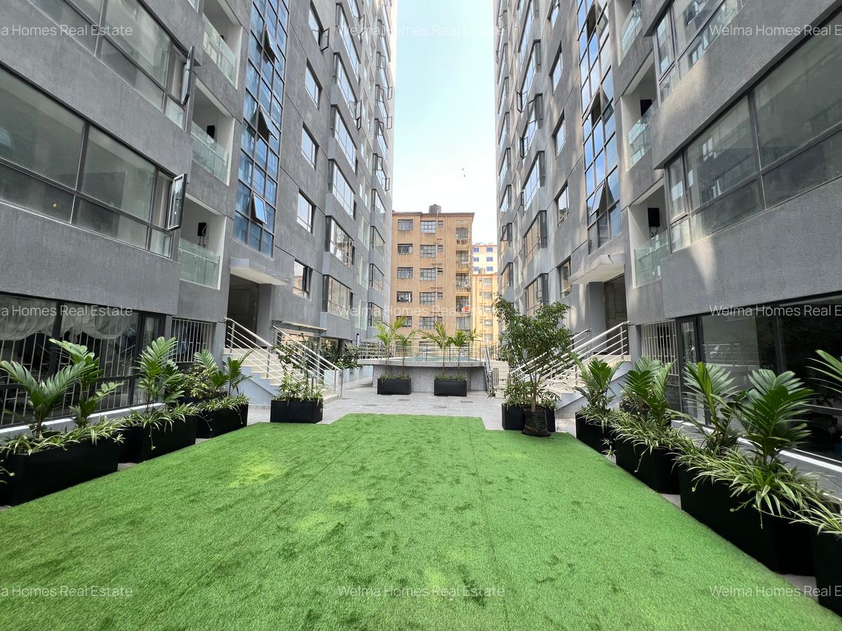 1 Bed Apartment with En Suite in Lavington - 2