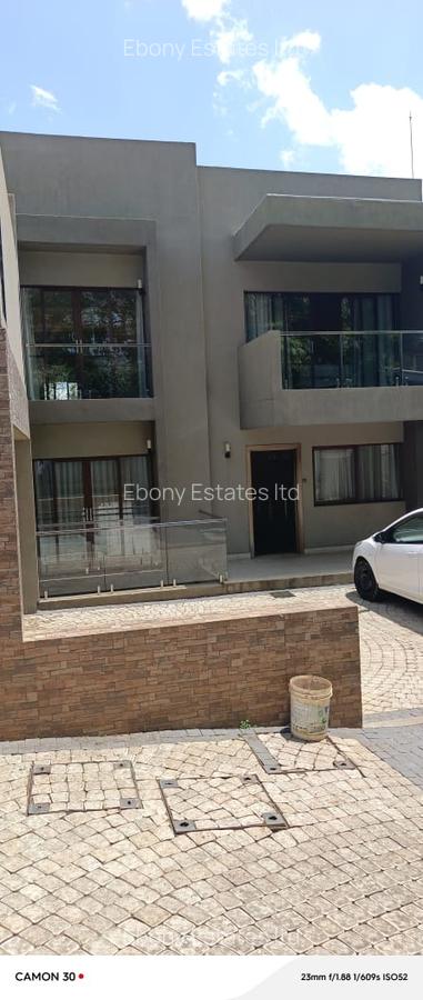 5 Bed Townhouse with En Suite in Lavington - 1