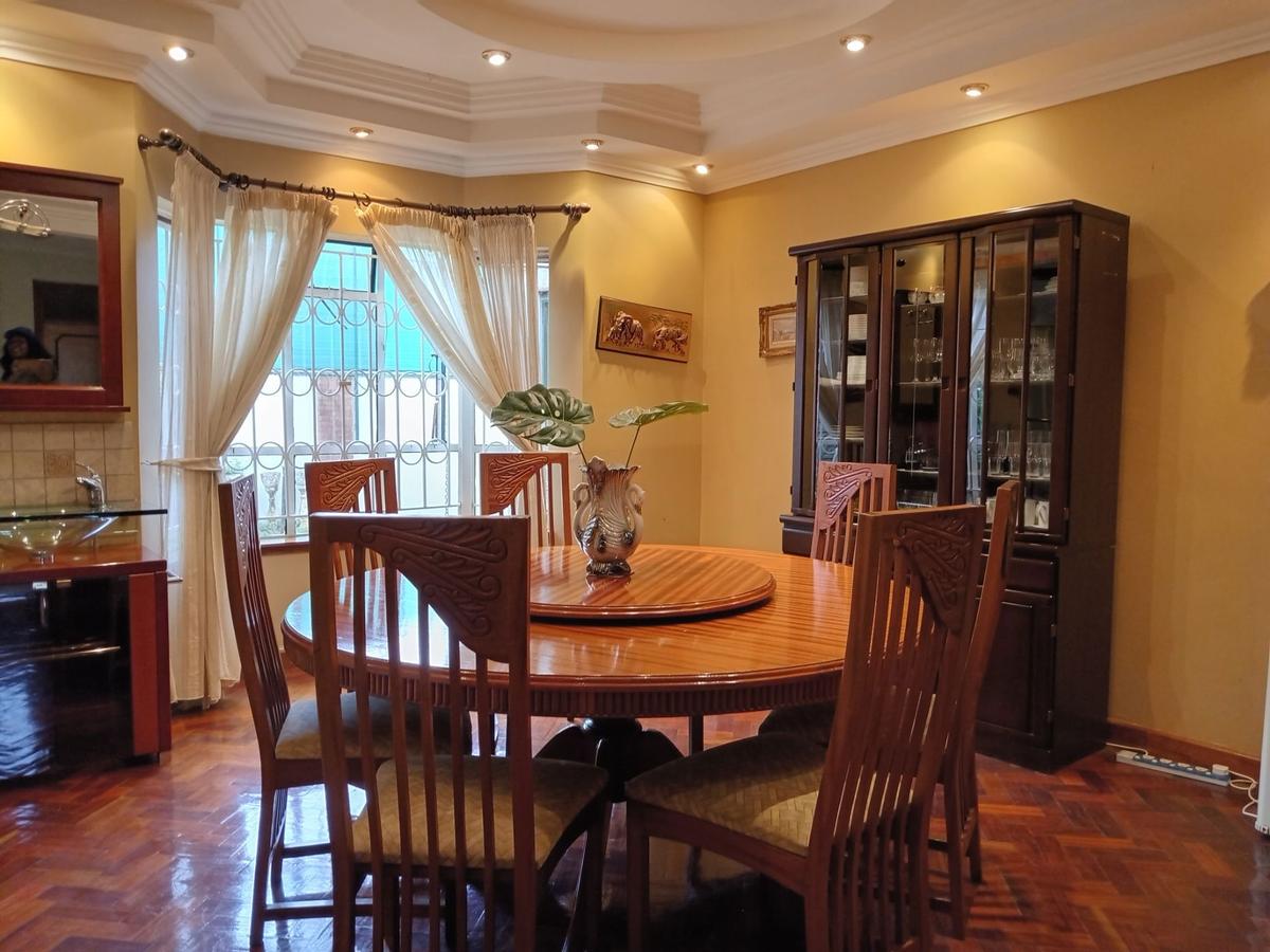 4 Bed House with En Suite in Lavington - 8
