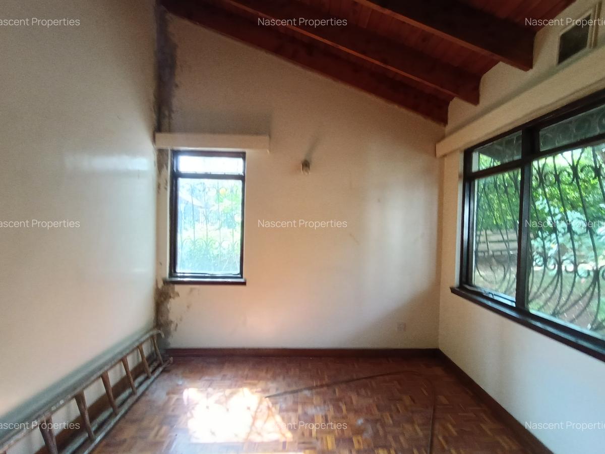 4 Bed House with En Suite in Runda - 8