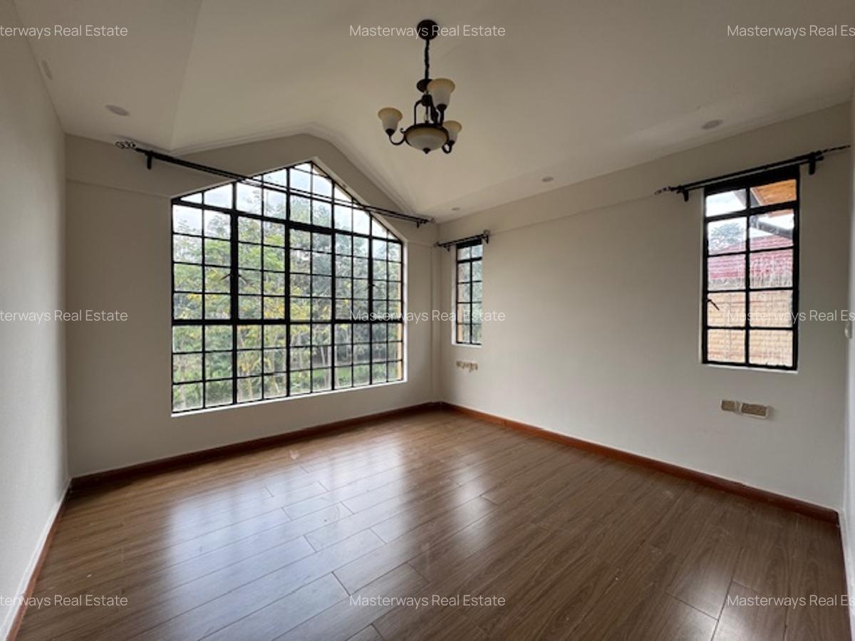 4 Bed Villa with En Suite in Rosslyn - 14