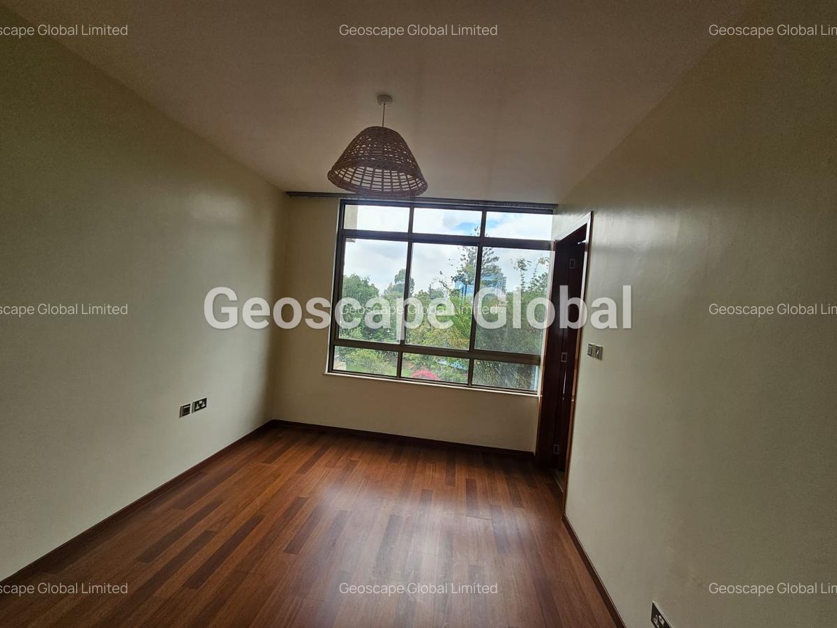 3 Bed Apartment with En Suite in Parklands - 7