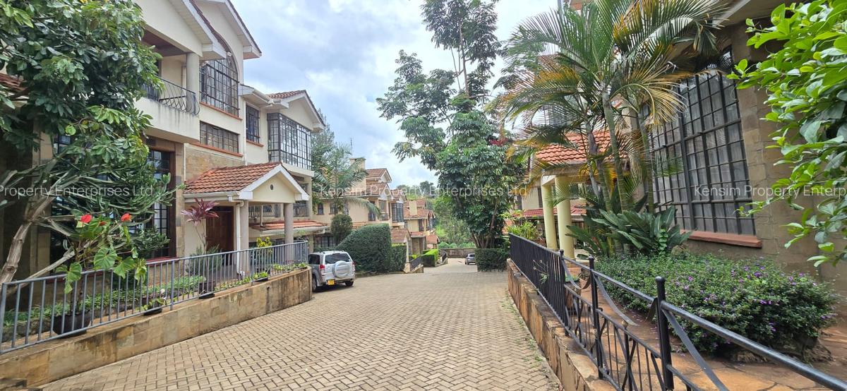 5 Bed Townhouse with En Suite in Lavington - 4