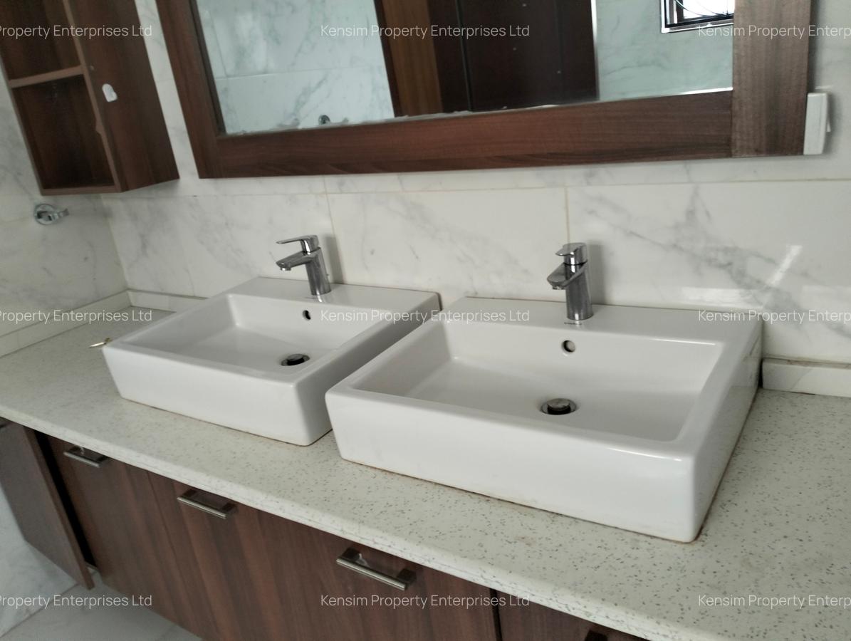 5 Bed Townhouse with En Suite in Lavington - 11