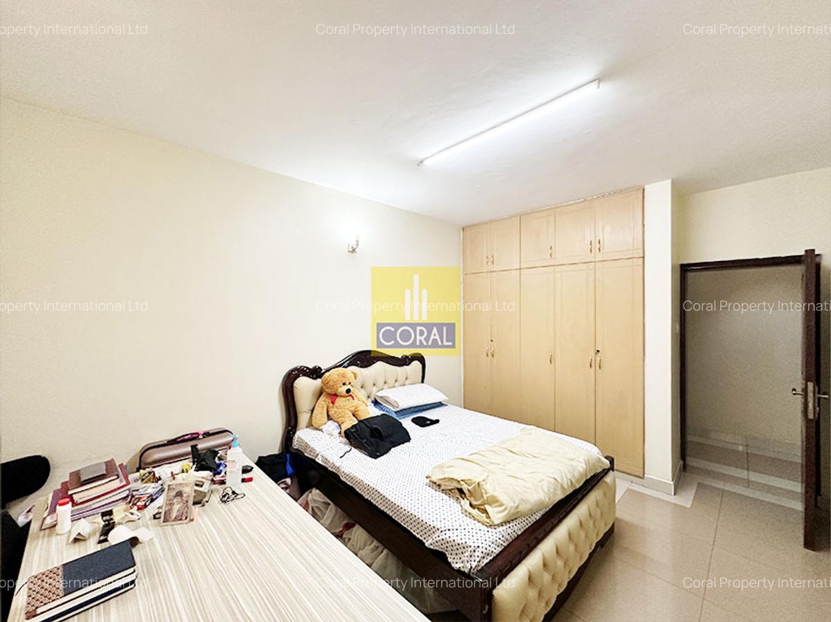 3 Bed Apartment with En Suite in Parklands - 10