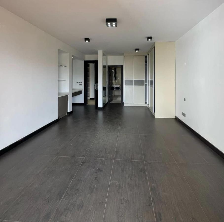 Serviced 3 Bed Apartment with En Suite at Riverside Drive - 12