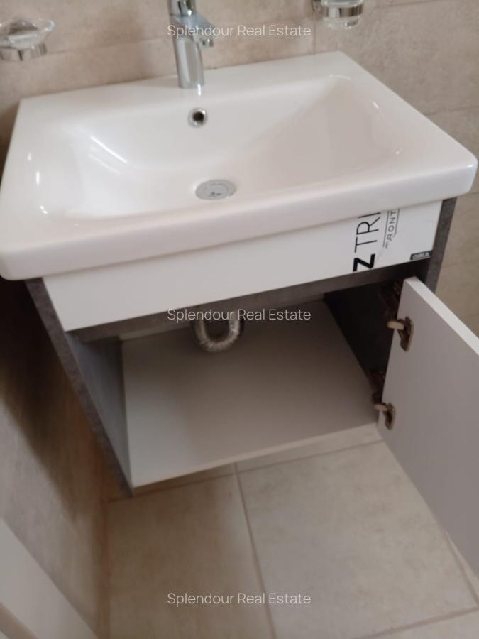 Bedsitter in Kilimani - 10