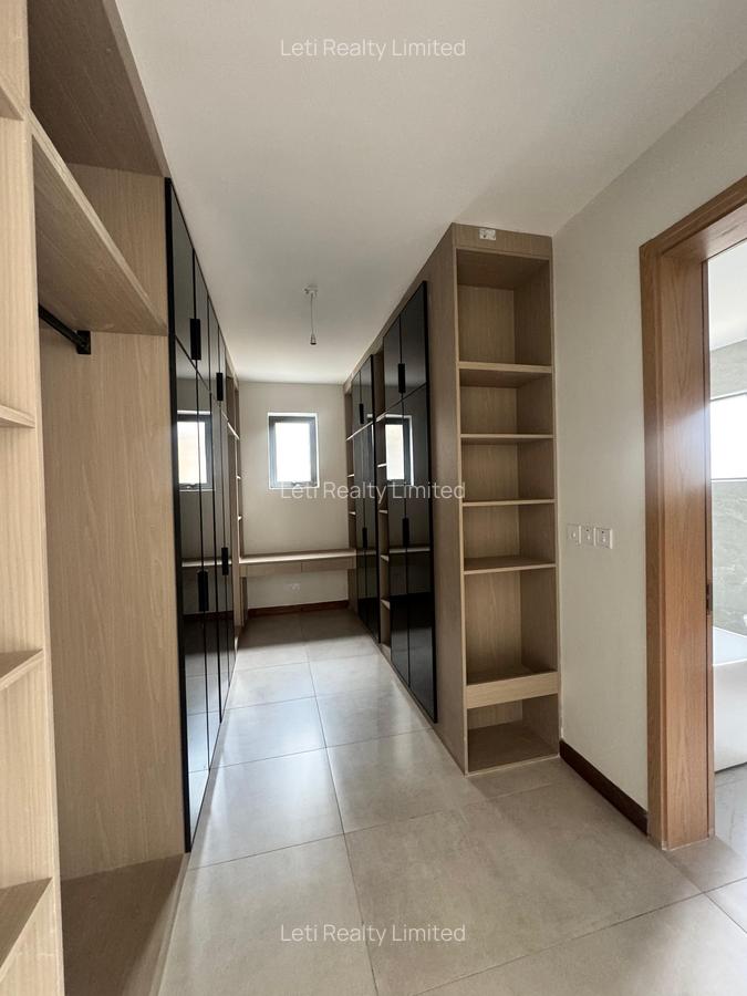 6 Bed Townhouse with En Suite in Lavington - 14