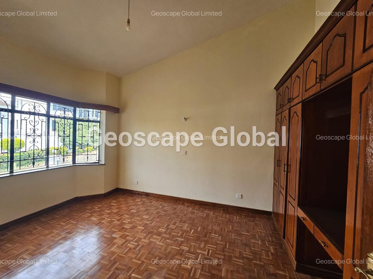 5 Bed Townhouse with En Suite in Riverside - 18