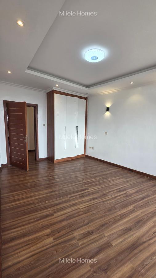 3 Bed Apartment with En Suite at Othaya Road - 7