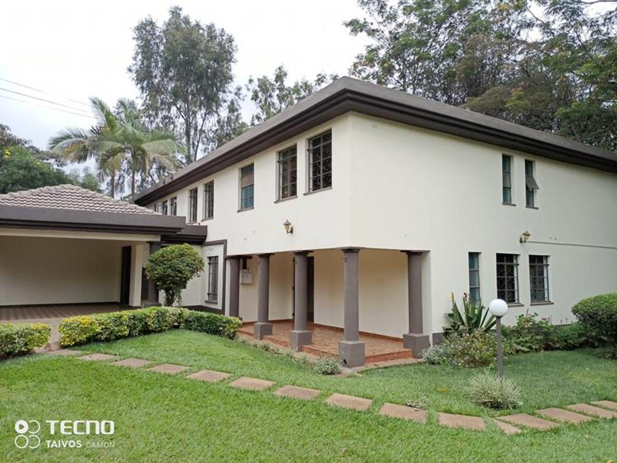 4 Bed Townhouse with En Suite in Westlands Area - 1