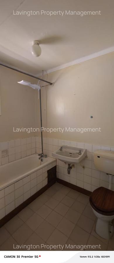 4 Bed House with En Suite at Loresho Crescent - 14