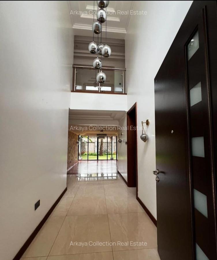 5 Bed House with En Suite in Lavington - 7