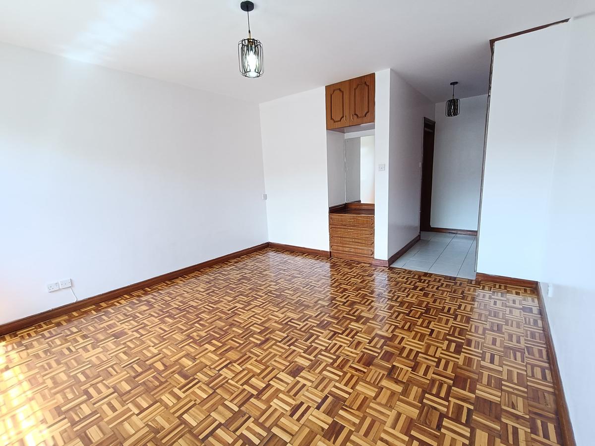 5 Bed Townhouse with En Suite in Spring Valley - 8