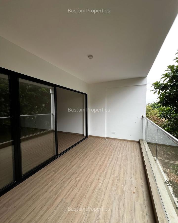 3 Bed Apartment with En Suite in Lavington - 1