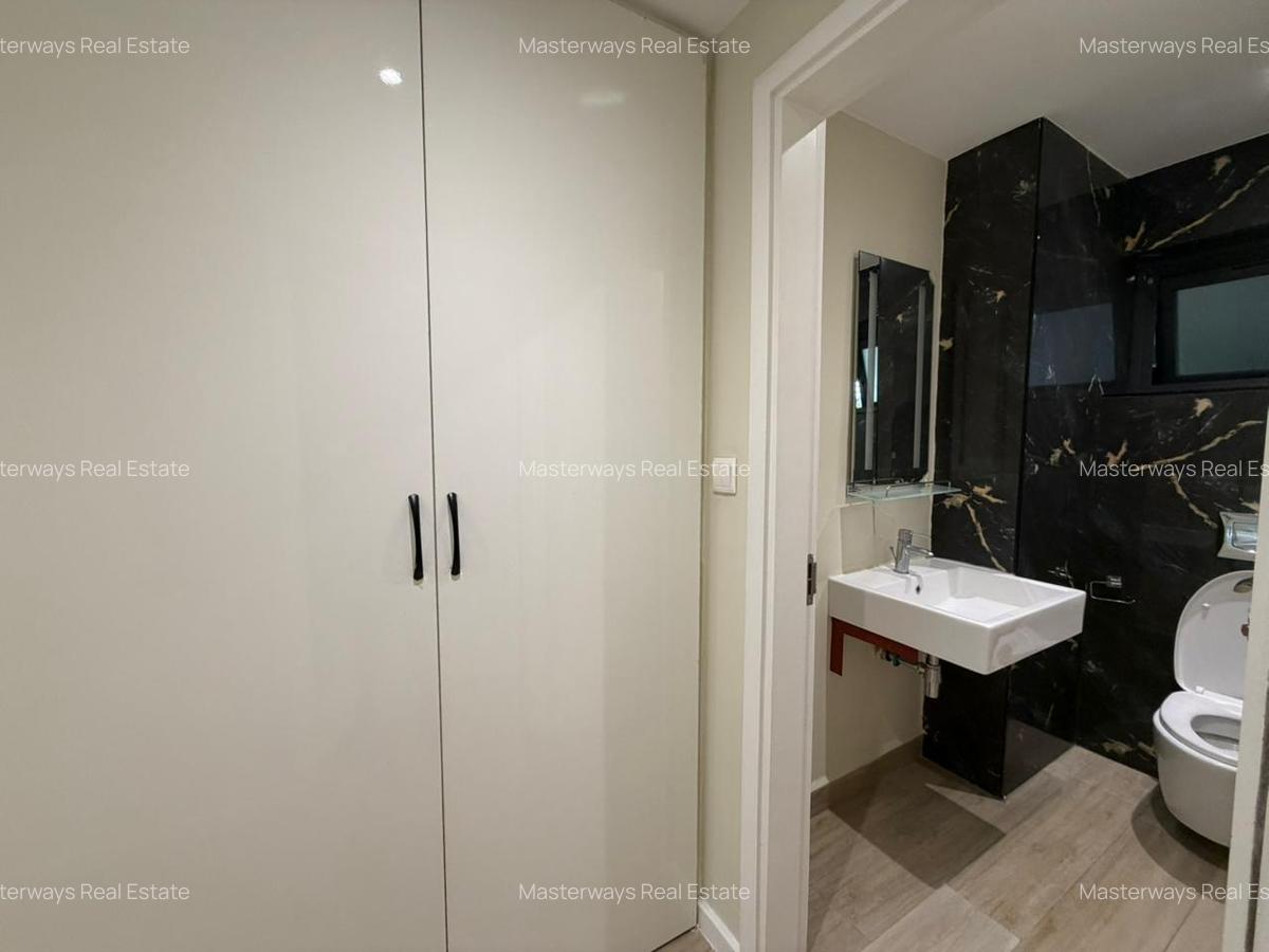 2 Bed Apartment with En Suite in Riverside - 12