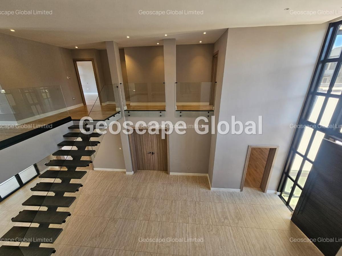 4 Bed House with En Suite in Runda - 3