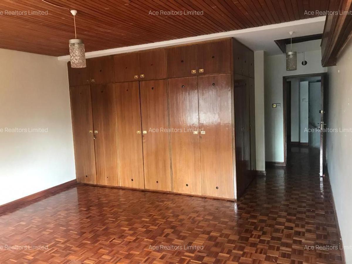 5 Bed Townhouse with En Suite at Rhapta Road - 14