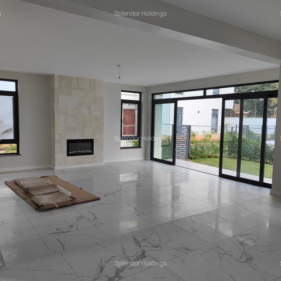 5 Bed Townhouse with En Suite in Lavington - 12