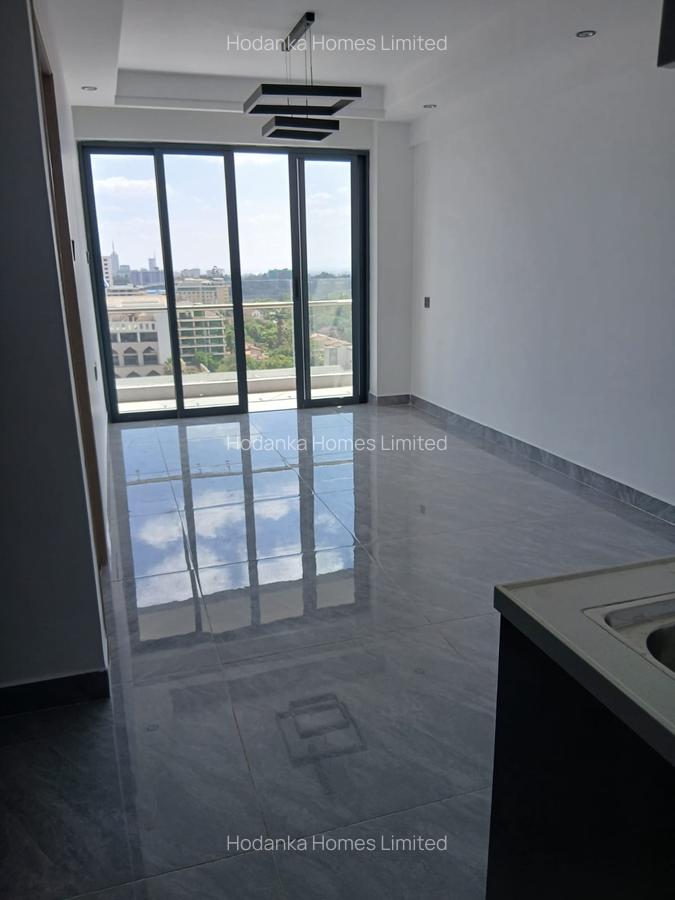 1 Bed Apartment with Gym in Kilimani - 2