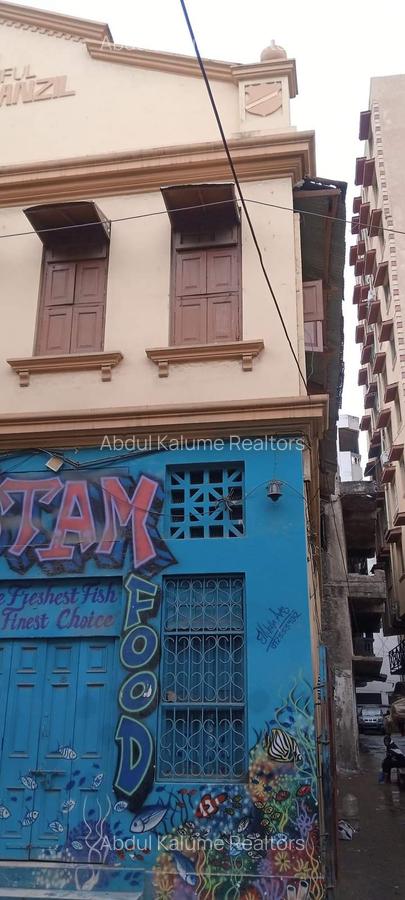 10 Bed House with Staff Quarters at Central Police - 3