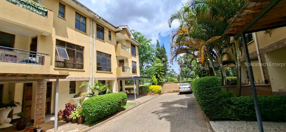 5 Bed Townhouse with En Suite in Lavington - 18
