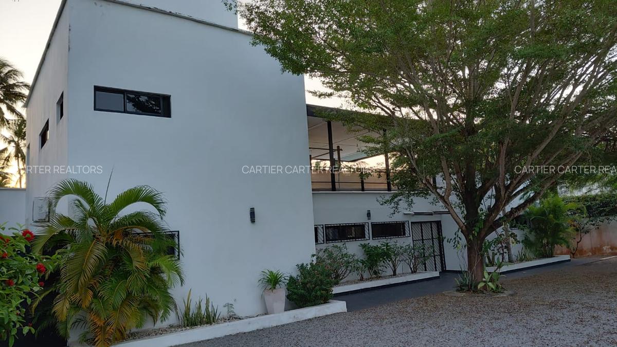 4 Bed Villa with En Suite in Watamu - 9