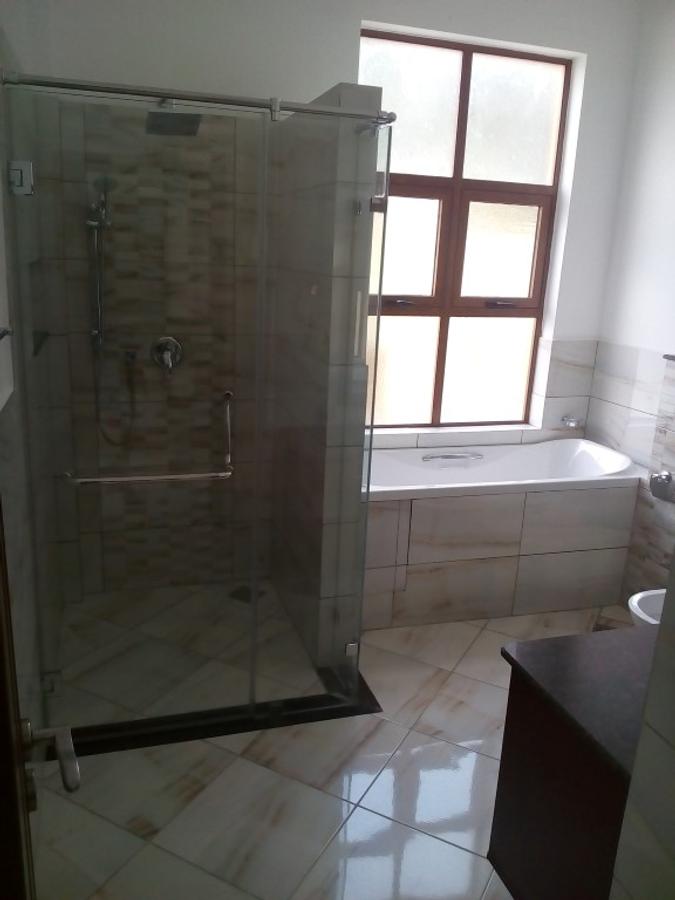 3 Bed Apartment with En Suite in Nyali Area - 10