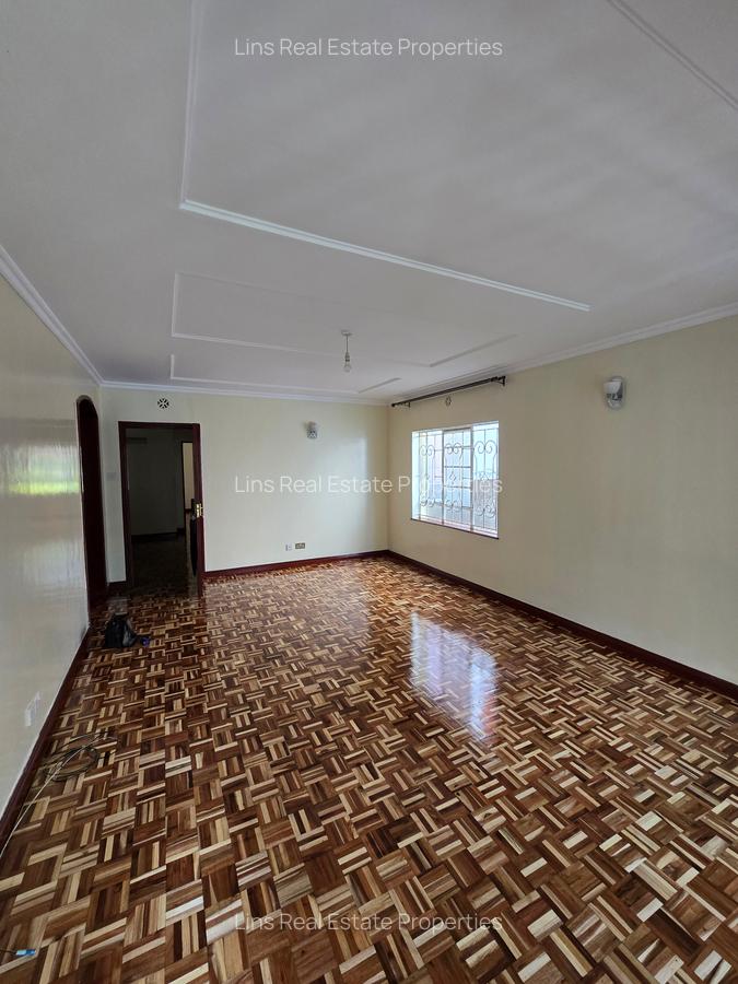 4 Bed Townhouse with En Suite in Lavington - 12
