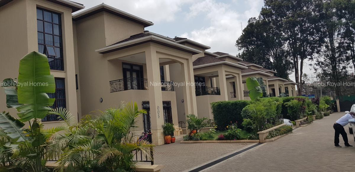 5 Bed Townhouse with En Suite at Lavington Road 455 - 3