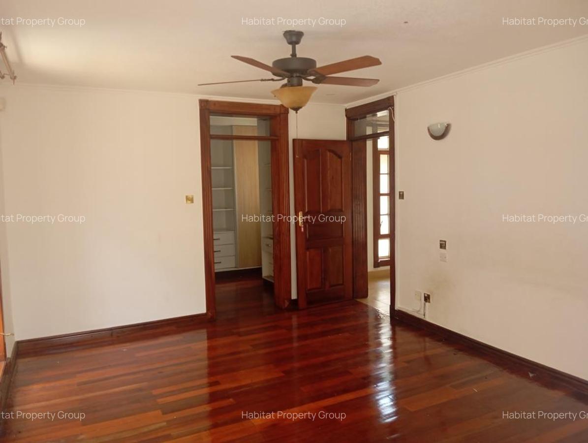 4 Bed Townhouse with En Suite at Grevillea Groove - 3