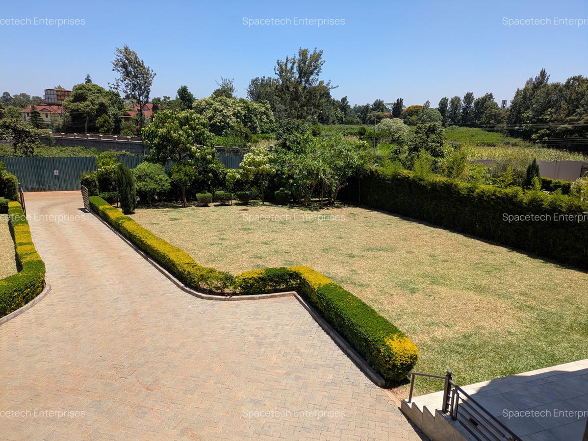 5 Bed Townhouse with En Suite in Runda - 2